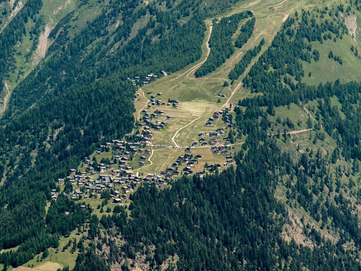 Gruppenhaus Im Walliser Alpstyle Rosswald Exterior photo